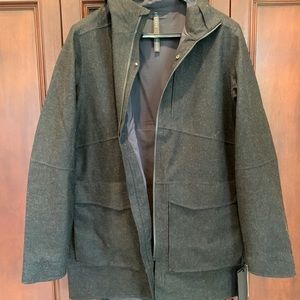 Lululemon Men’s rain coat